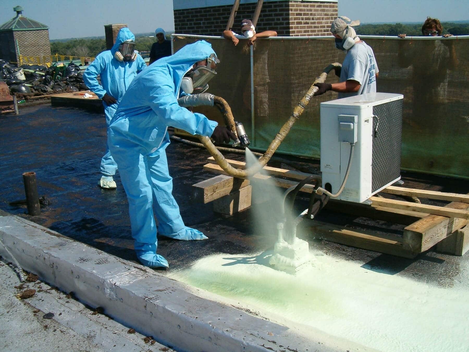 عزل الاسطح بالفوم