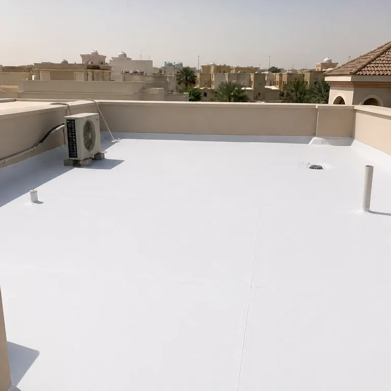 سطح بعد تنفيذ أعمال العزل بالرياض